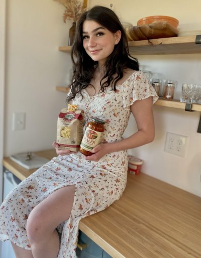 Соблазнительная шатенка без одежды: новые фото!