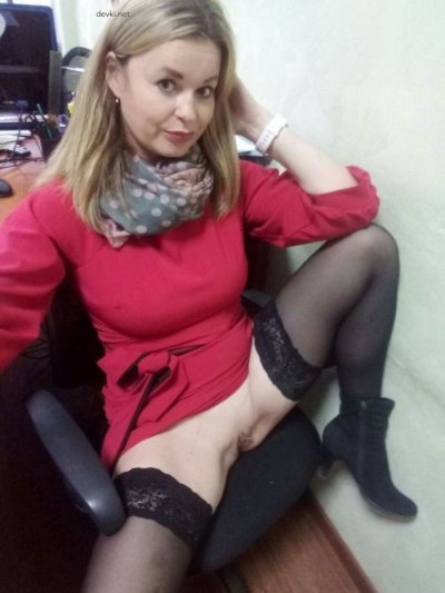 Интимные игры с коллегой в офисе: сексуальные фантазии на работе