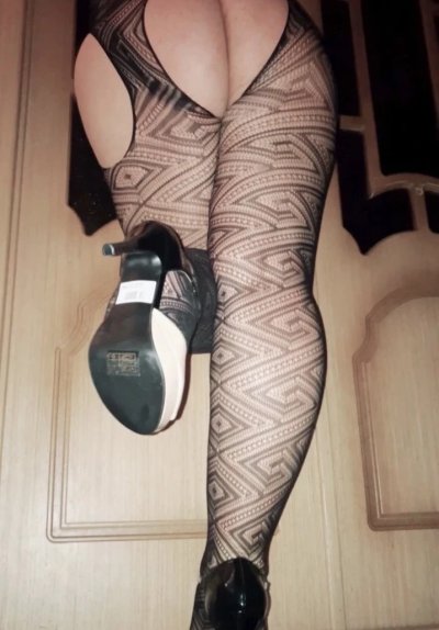 Сочная и аппетитная киска на порно-сайте 18+