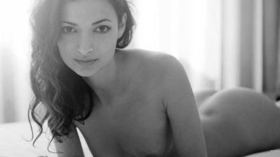 Азиатская красотка Ная Мамедова в групповом сексе с двумя членами