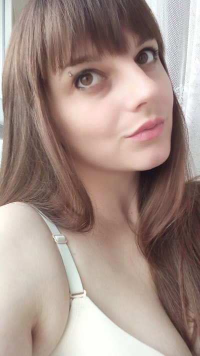 Фото и интимные видео в домашней обстановке