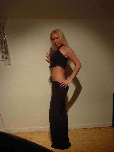 Интимная съемка соблазнительной блондинки: эксклюзивные фото!