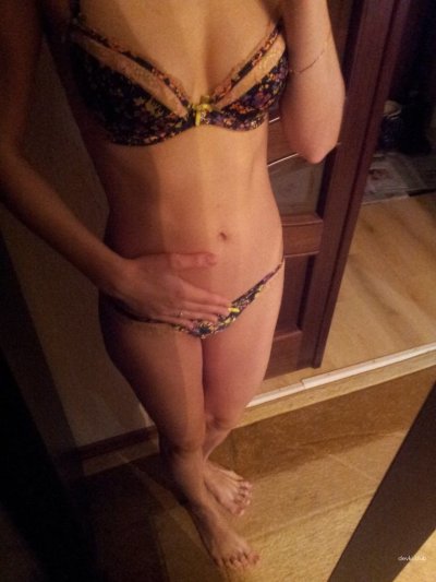 Снимки обворожительной милашки без единой одежды