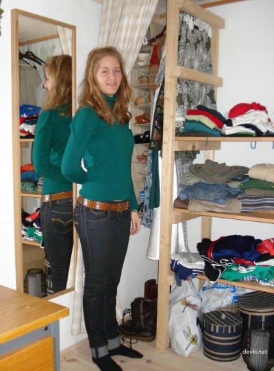 Сексуальная рыжая красотка наслаждается домашним трахом на частных фотографиях