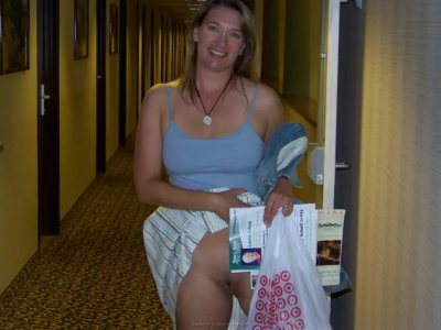 Молодая мамаша трахается со своим мужчиной