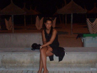 Отличная красотка делает минет.