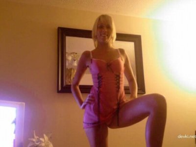 Сексуальная блондинка в горячем порно — зрелая пышка-мамаша!