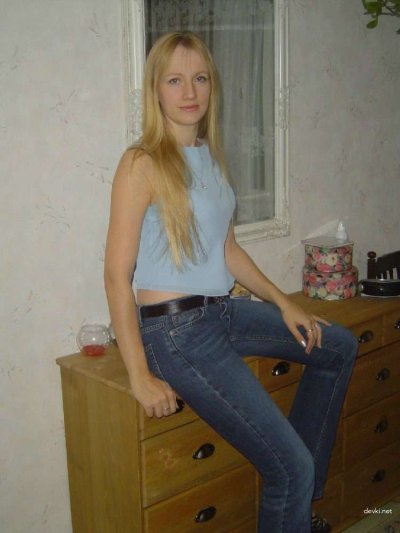 Моя зрелая половинка показала мне свою аппетитную промежность - нежное и возбуждающее зрелище