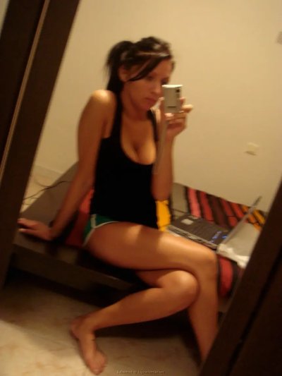 Откровенные снимки с привлекательной леди, жаждущей страстных приключений