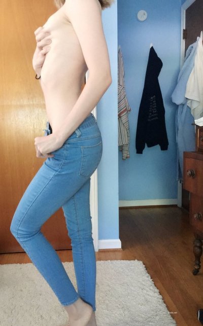 Соблазнительные трусики на упругой красавице