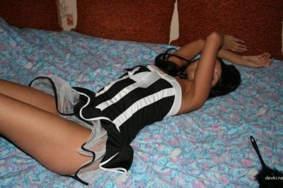 Девушка подготовилась для своего молодого человека