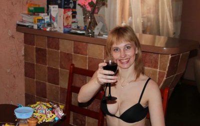 Развратная крошка, в восторге от интимных наслаждений!