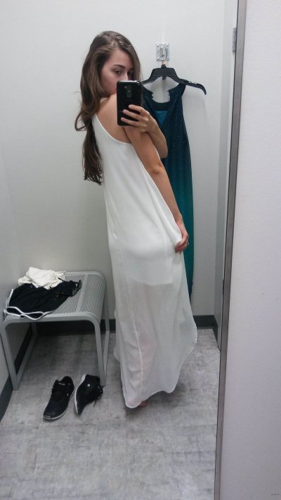 Интимные снимки красотки в примерочной - только для взрослых!