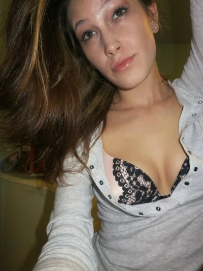 Фото без одежды горячей девчонки