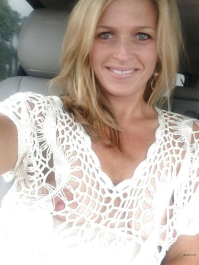 Пикантные снимки привлекательной дамы с отличной фигурой