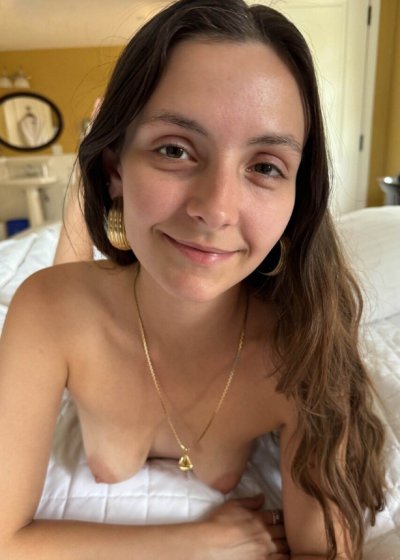 Эротические фото без трусиков: сексуальные позы бесплатно