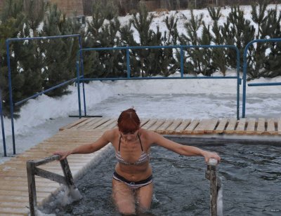 Интимные снимки алой опытной дамы