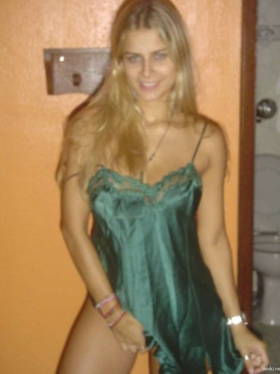 Интимные снимки привлекательной молодой леди