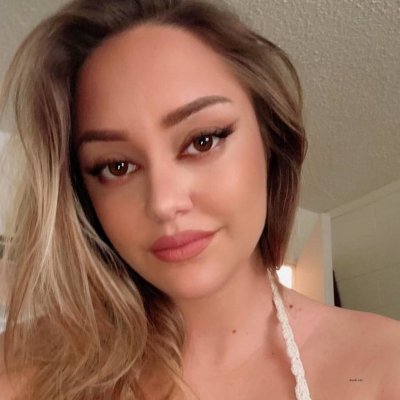 Пышногрудая красотка с огромными глазами: новые фото и видео!