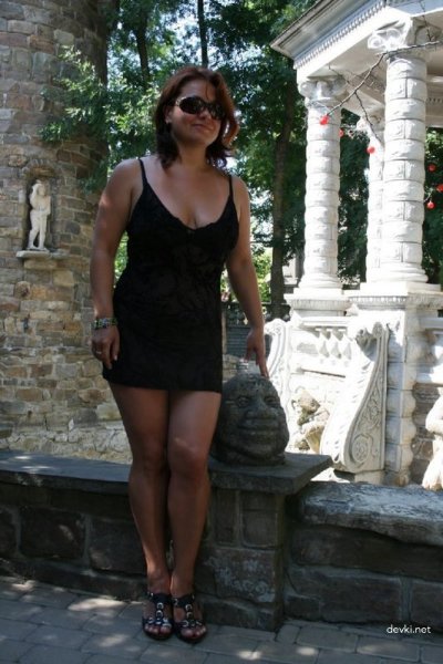 Очаровательная искушительница в поисках приключений!