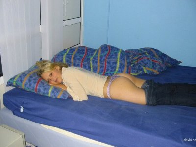 Интимные снимки обнаженной красавицы из домашних архивов