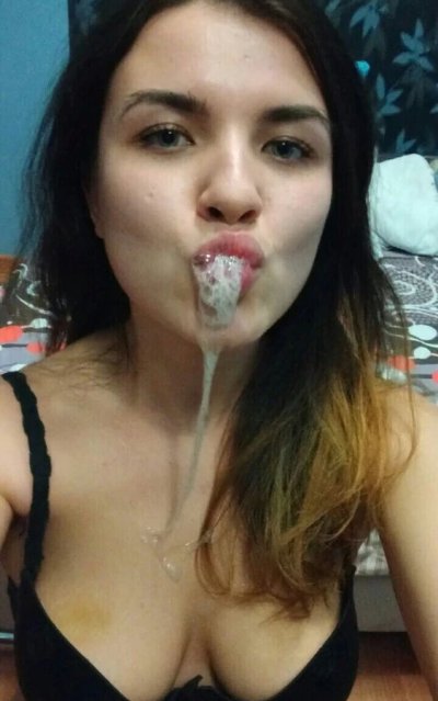 Танюшка - мастерица в приеме спермы, настоящая профессионалка!