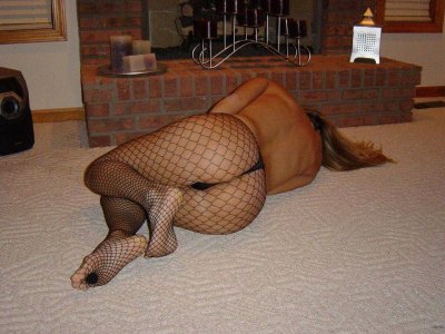 Сексапильная мамочка трахается с парнем