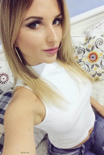 Показала свою великолепную фигуру: соблазнительные формы во всей красе!