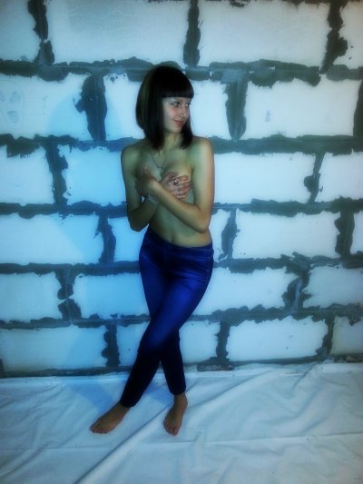 Пикантная красотка ждет тебя на нашем портале для взрослых 18+