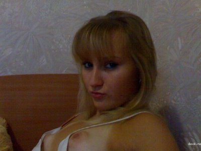 Невероятные снимки обнаженной красавицы в захватывающих позах!