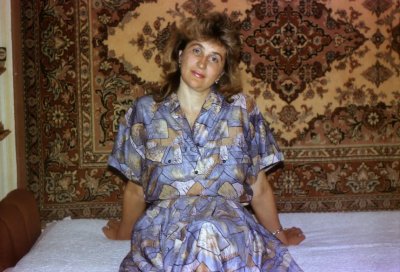 Шалунья из 90-х наслаждается разнообразными утехами в постели (часть 2)