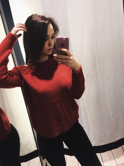 Молоденькая красотка с обильной грудью - горячий контент! 🔥