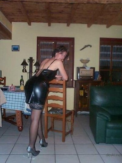 Интимные фотографии привлекательной дамы для взрослых 18+