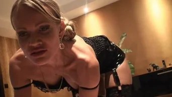 Незабываемая ночь с обалденной блондинкой: интимные моменты и страстные прикосновения