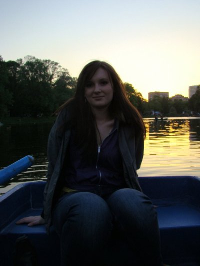 Симпатичная милашка устраивает страстный интим