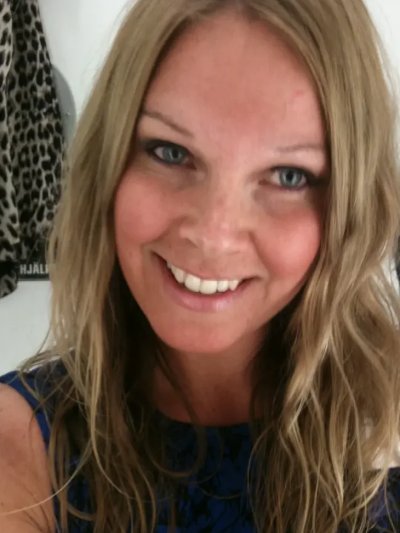 Женушка показала свою попку во всей красе!