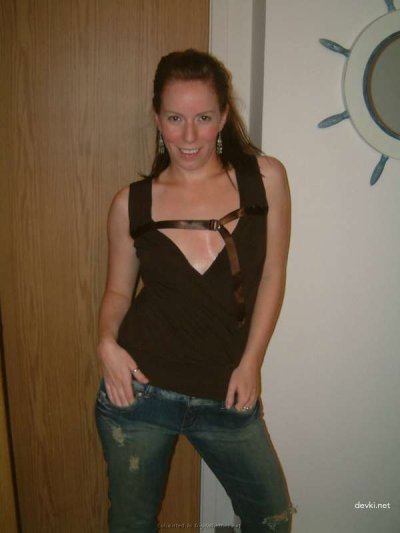 Сексапильная красотка без одежды