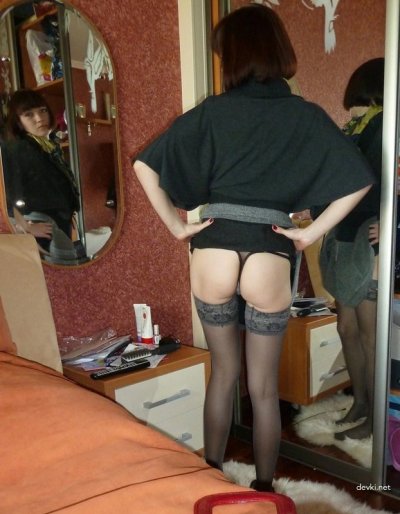 Жена удовлетворяет мужа с утра своей киской