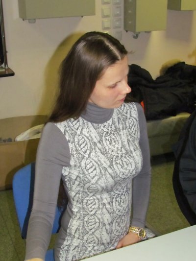 Горячие фото сексуальной красотки в офисе: обнаженная задница и страсть в позах