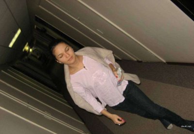 Развратная девочка с ушками в обнаженном виде