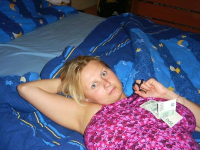 Чувак трахает киской свою супругу