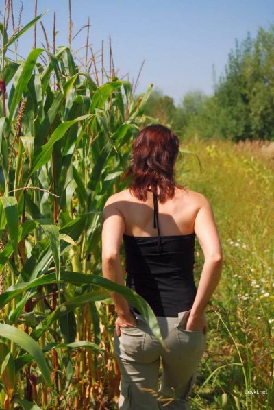 Фотосет на природе закончился жарким сексом.