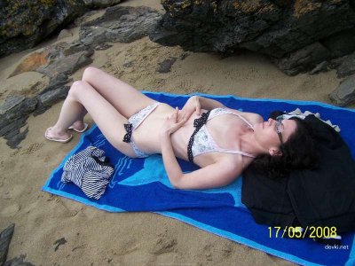 Трясёт резиновым другом - новый заголовок для порно-сайта