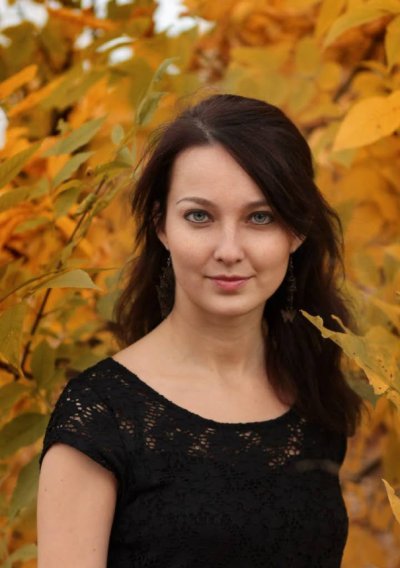 Стройная дама в браке обожает позировать голой и наслаждаться близостью с мужем