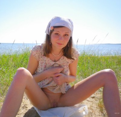 Подружка без трусиков: откровенные приключения на любых площадках