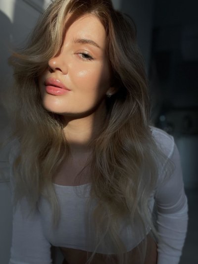 Знойная красотка с привлекательной попкой, домашнее порно