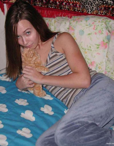 Грудастая красотка с огненными волосами и идеальной попкой