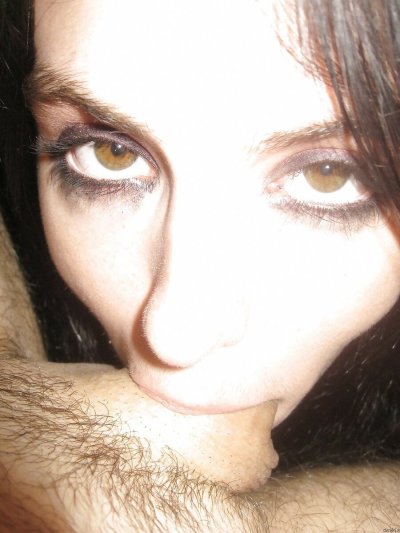 Красотка сосет хуй и трахается в разных позах