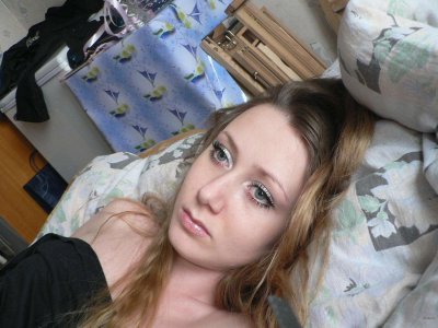 Личные фото талантливой художницы: откровенные моменты творчества