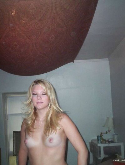 Горячая шатенка в порно фильме